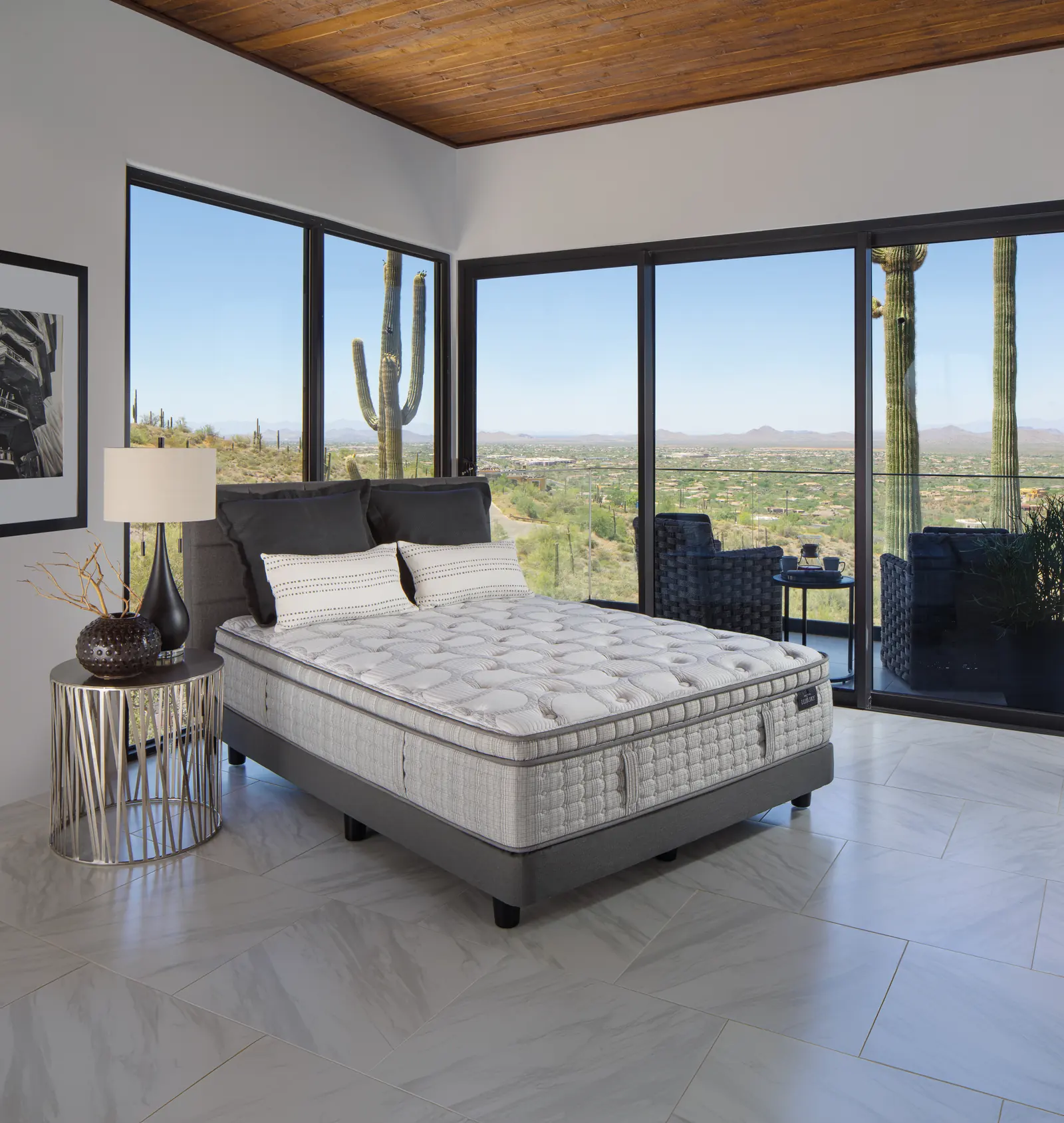 Matelas Rhodes Eurotop dans une chambre lumineuse